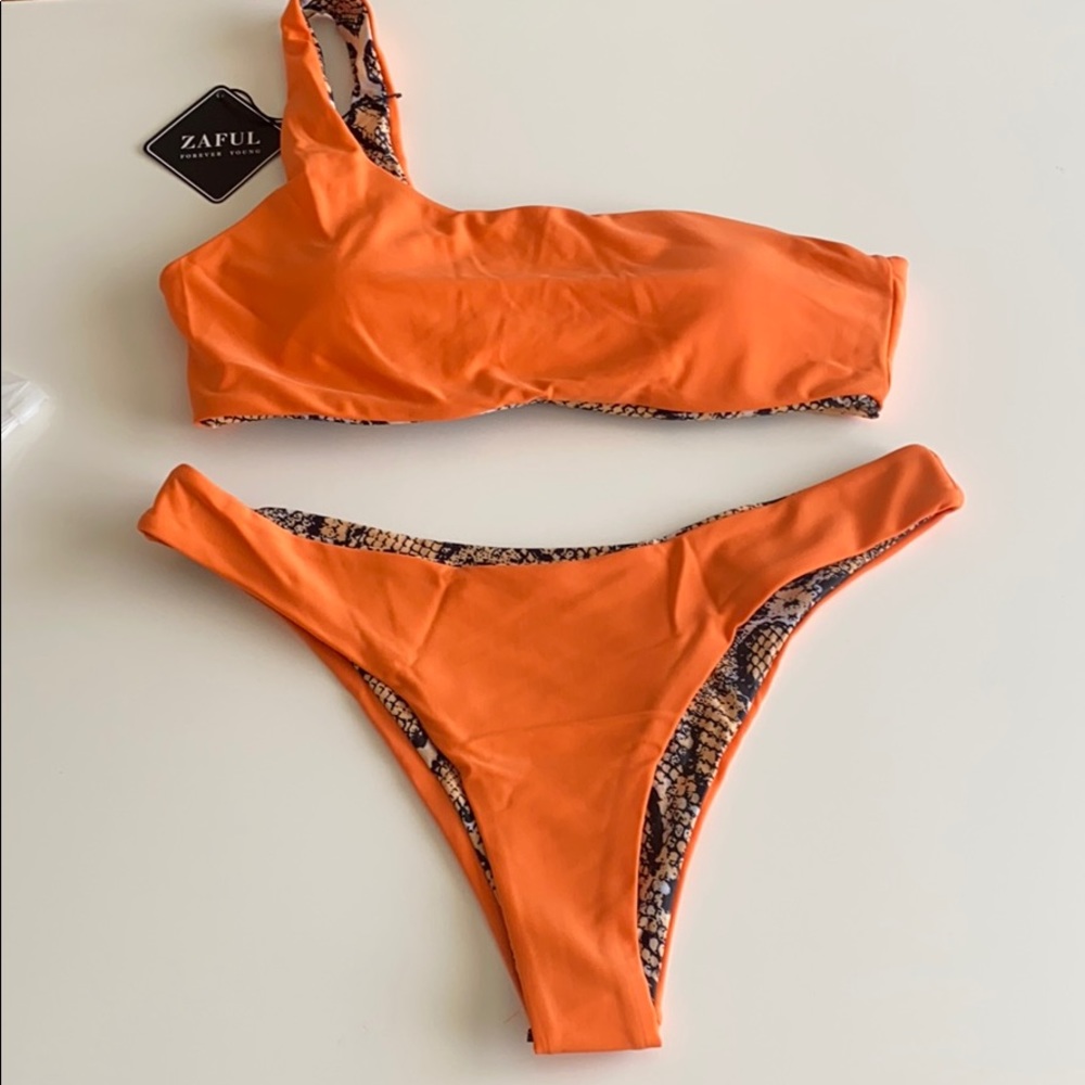 Bikini Set - Picture 4 of 8